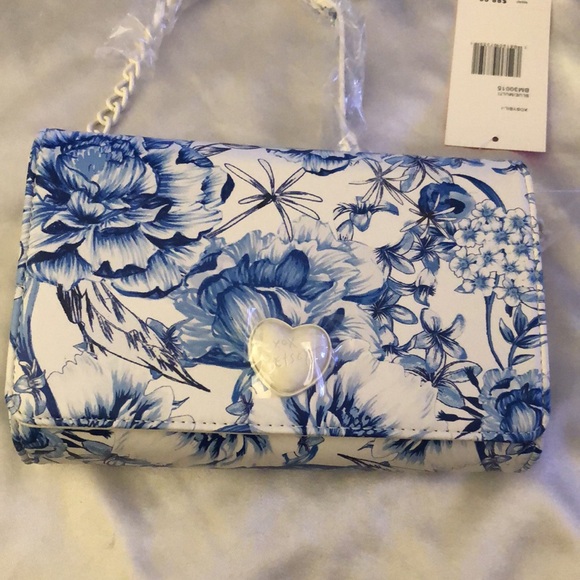 Betsey Johnson XOSYBIL-1 Blue Multi Toile Floral Print Flap Crossbody Bag NWT - Picture 5 of 16